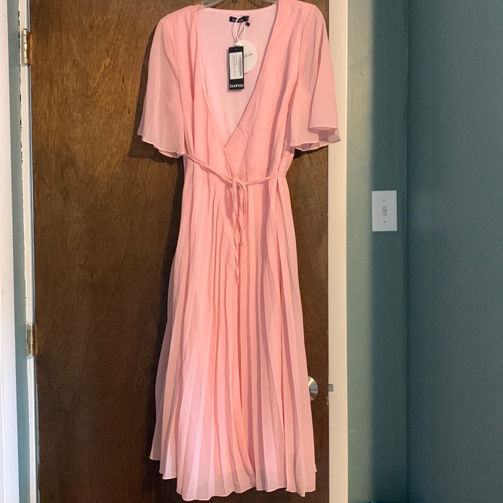 NWT Boohoo Maternity Dress